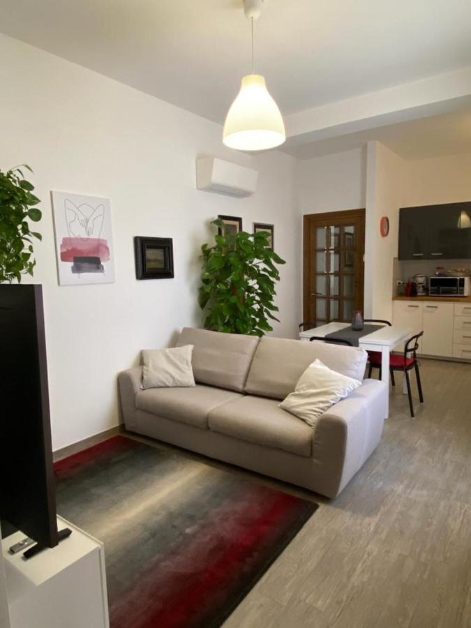 Delonix Regia Olbia Daire Dış mekan fotoğraf